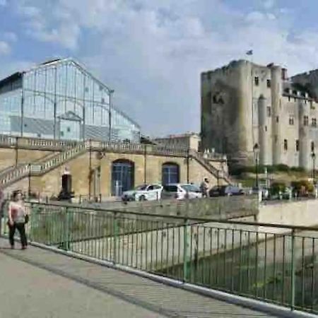 Le Jardin Niortais - Hyper Centre- Proche Gare - Paisible - Grand Jardin Prive, Wifi Hd -Netflix Apartamento Exterior foto