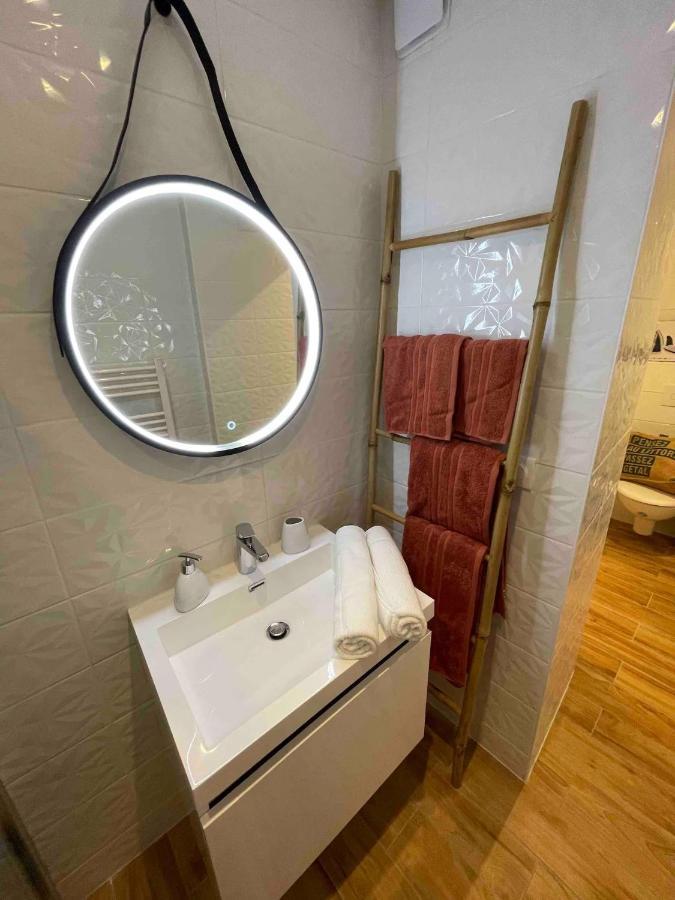 Le Jardin Niortais - Hyper Centre- Proche Gare - Paisible - Grand Jardin Prive, Wifi Hd -Netflix Apartamento Exterior foto