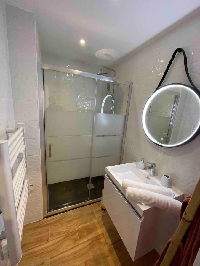 Le Jardin Niortais - Hyper Centre- Proche Gare - Paisible - Grand Jardin Prive, Wifi Hd -Netflix Apartamento Exterior foto
